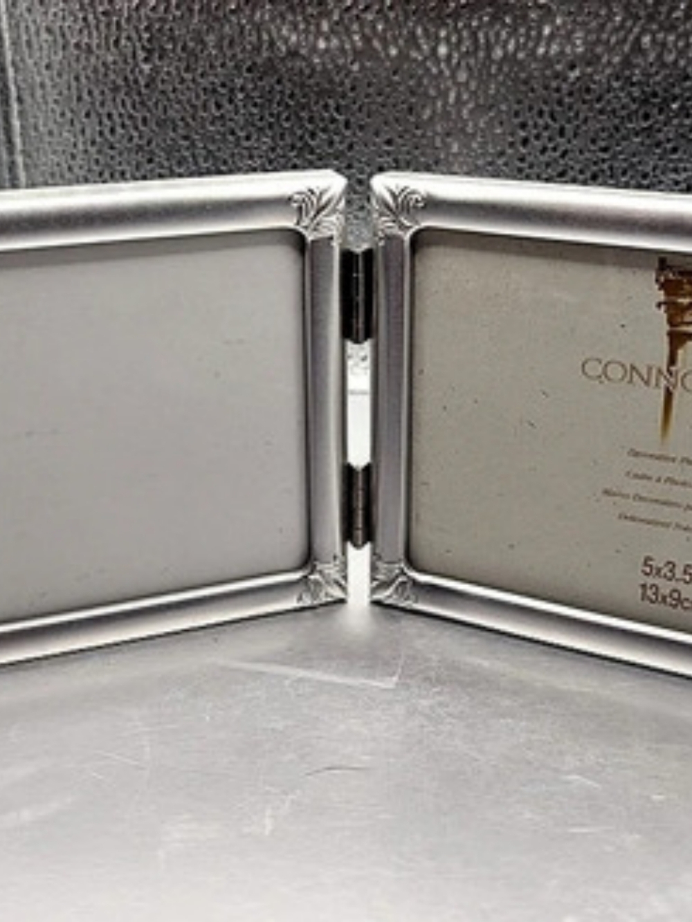 Connoisseur Double Hinged Photo Frame 5x3.5in Silver & Black